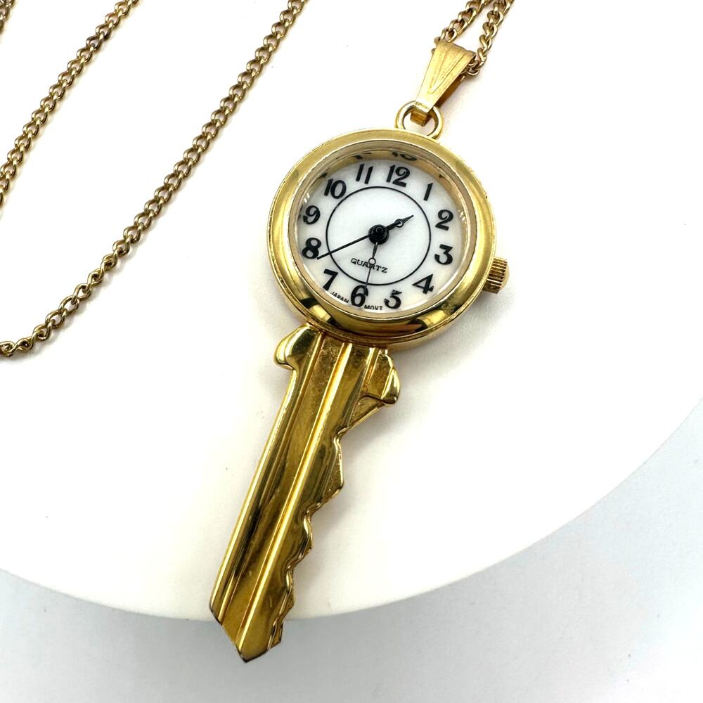 Vintage gold tone Japan movt quartz watch white dial key pendant chain necklace